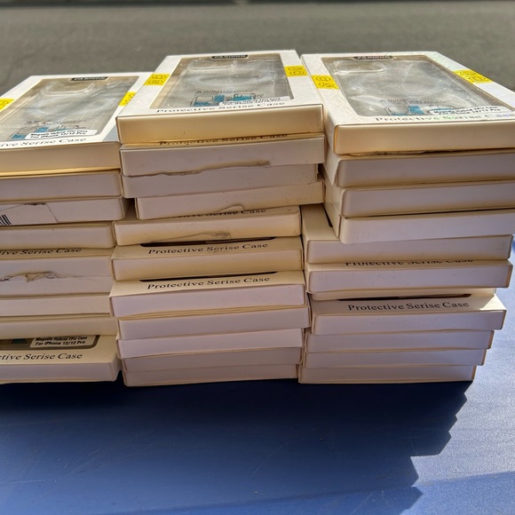 ( 33 in total) I-PHONE 12 clear cases. (33 in total) - Picture 2 of 2